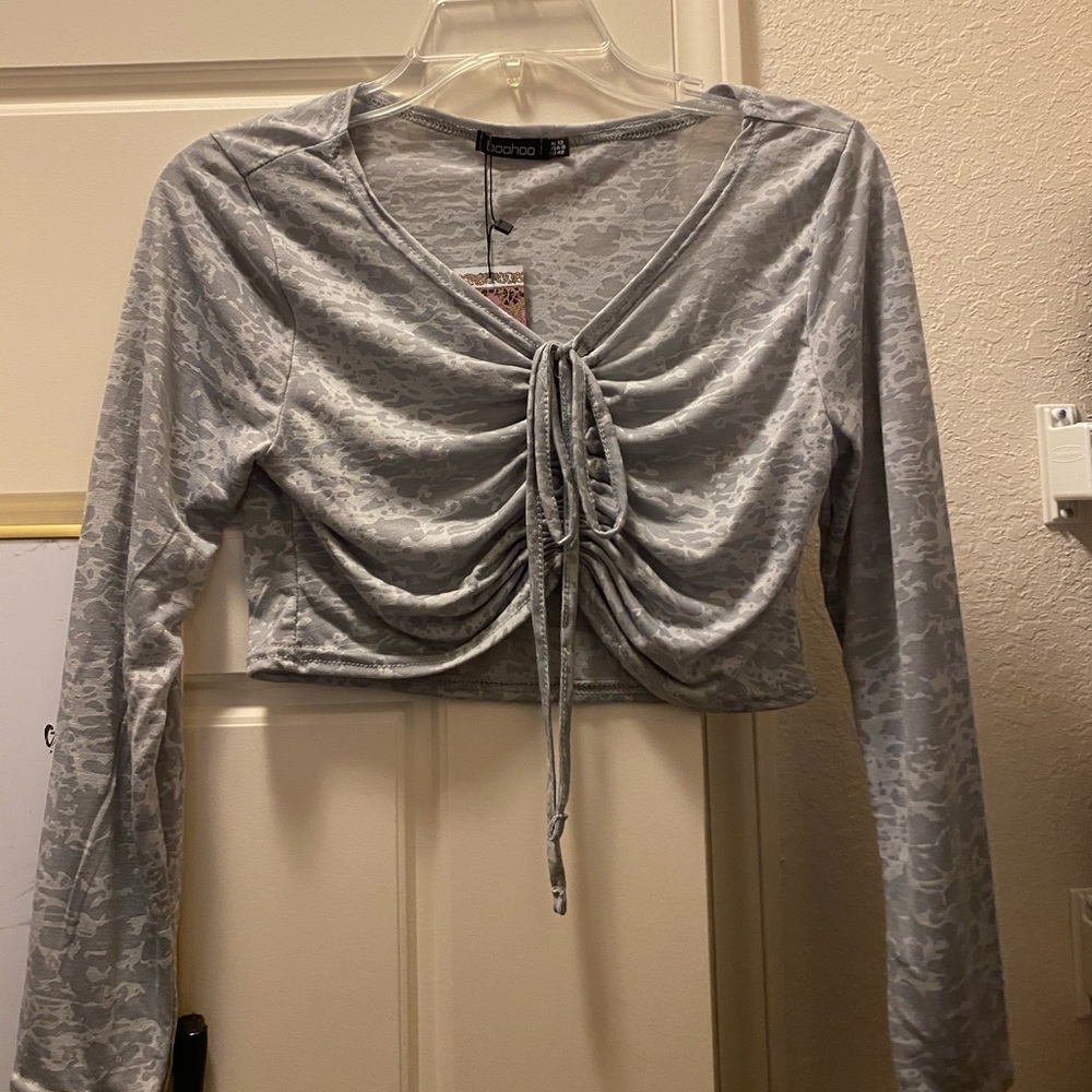 Boohoo long sleeve ruched crop top